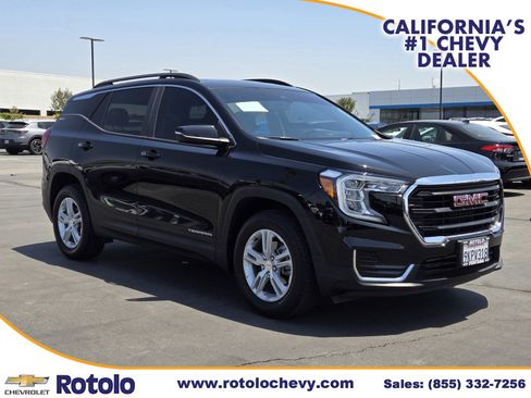Used 2024 GMC Terrain SLE w/ Driver Convenience Package AWD/4WD image 1