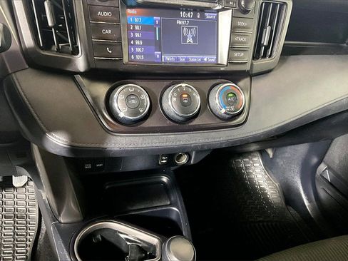 Used 2018 Toyota RAV4 LE image 25