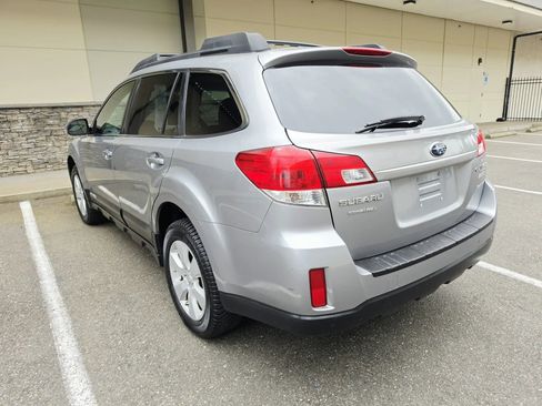 Used 2011 Subaru Outback 2.5i Premium w/ All-Weather Pkg AWD/4WD image 3