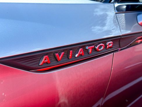 Used 2023 Lincoln Aviator AWD w/ Premium Package image 4