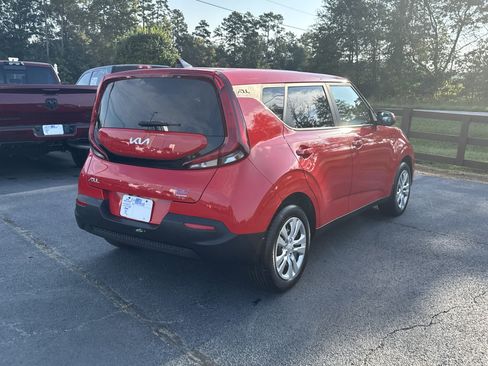 Used 2022 Kia Soul LX image 5
