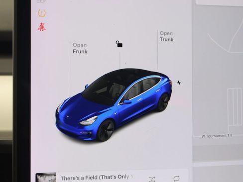 Used 2020 Tesla Model 3 Standard Range image 32