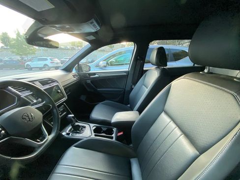 Used 2023 Volkswagen Tiguan SE R-Line FWD image 5