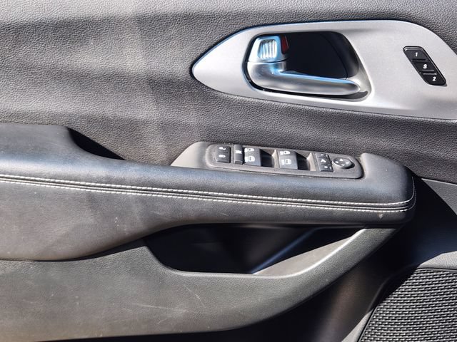 Used 2025 Chrysler Pacifica Limited FWD image 24
