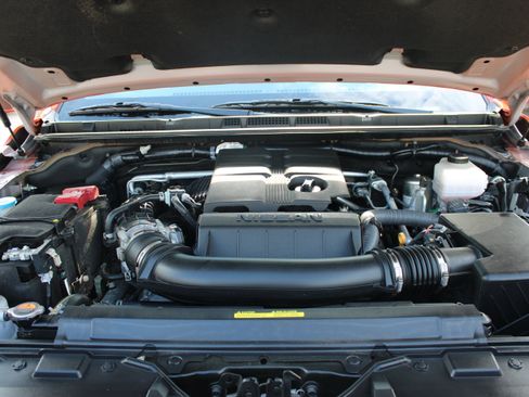 Certified 2025 Nissan Frontier PRO-4X AWD/4WD image 33