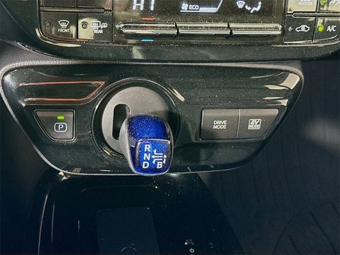 Used 2019 Toyota Prius XLE image 19