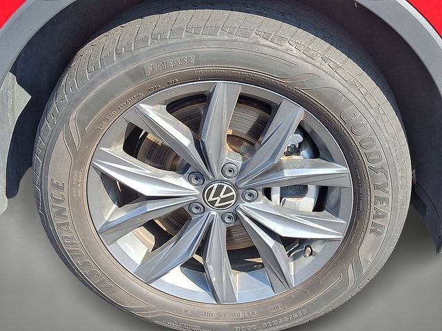 Used 2022 Volkswagen Tiguan SE AWD/4WD image 8