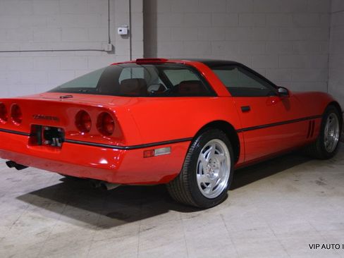 Used 1990 Chevrolet Corvette Coupe image 4