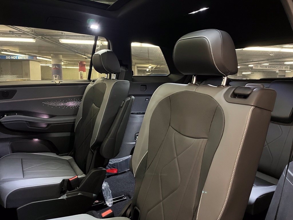 New 2027 Volkswagen Atlas SEL R-Line AWD/4WD image 18