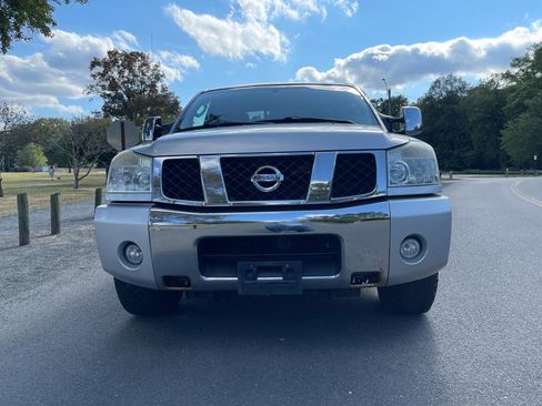 Used 2005 Nissan Titan SE image 7