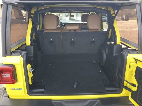 Used 2022 Jeep Wrangler Unlimited Sahara image 31