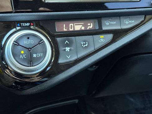 Used 2017 Toyota Prius C Two FWD image 18
