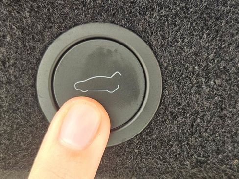 Used 2026 Tesla Model Y Long Range RWD image 81