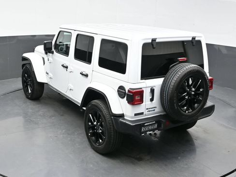 Used 2025 Jeep Wrangler Unlimited Sahara w/ Safety Group AWD/4WD image 34