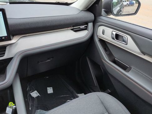 New 2026 Ford Explorer Active RWD image 17