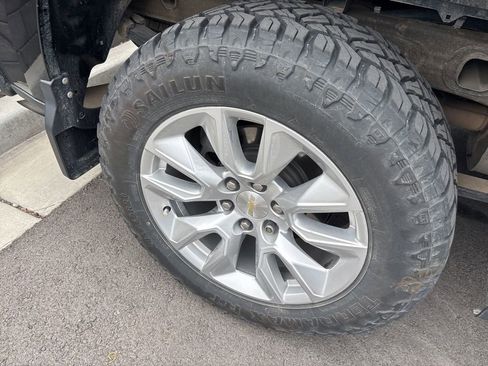 Used 2021 Chevrolet Silverado 1500 Custom image 11