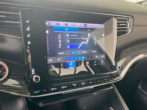 Used 2022 Jeep Wagoneer Series II image 16