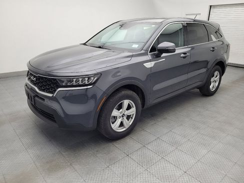 Used 2023 Kia Sorento LX AWD/4WD image 2