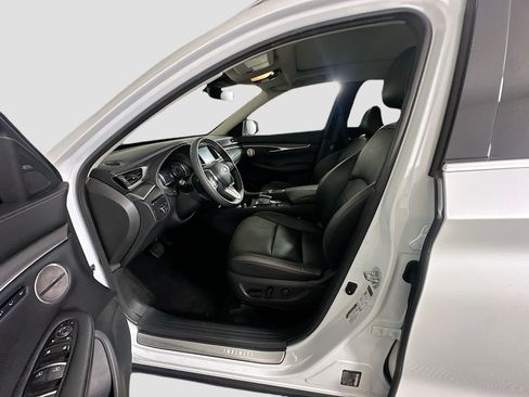 Used 2023 INFINITI QX50 Luxe FWD image 13