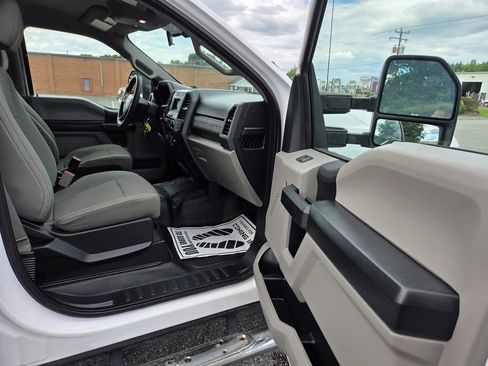 Used 2017 Ford F350 XL w/ Power Equipment Group AWD/4WD image 20
