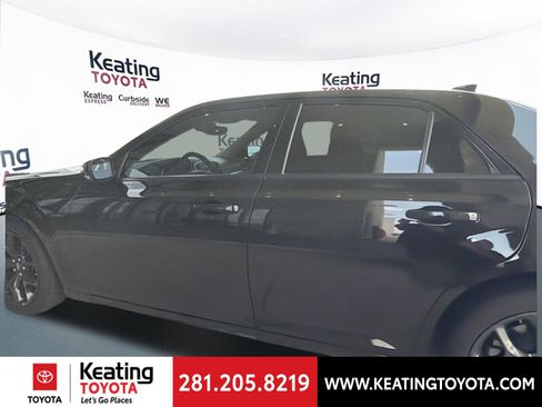 Used 2023 Chrysler 300 Touring L RWD image 6