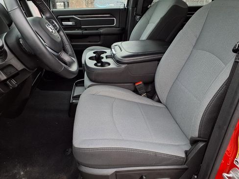 Used 2024 RAM 2500 Big Horn w/ Bed Utility Group image 3