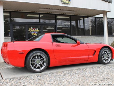 Used 1999 Chevrolet Corvette Coupe image 16