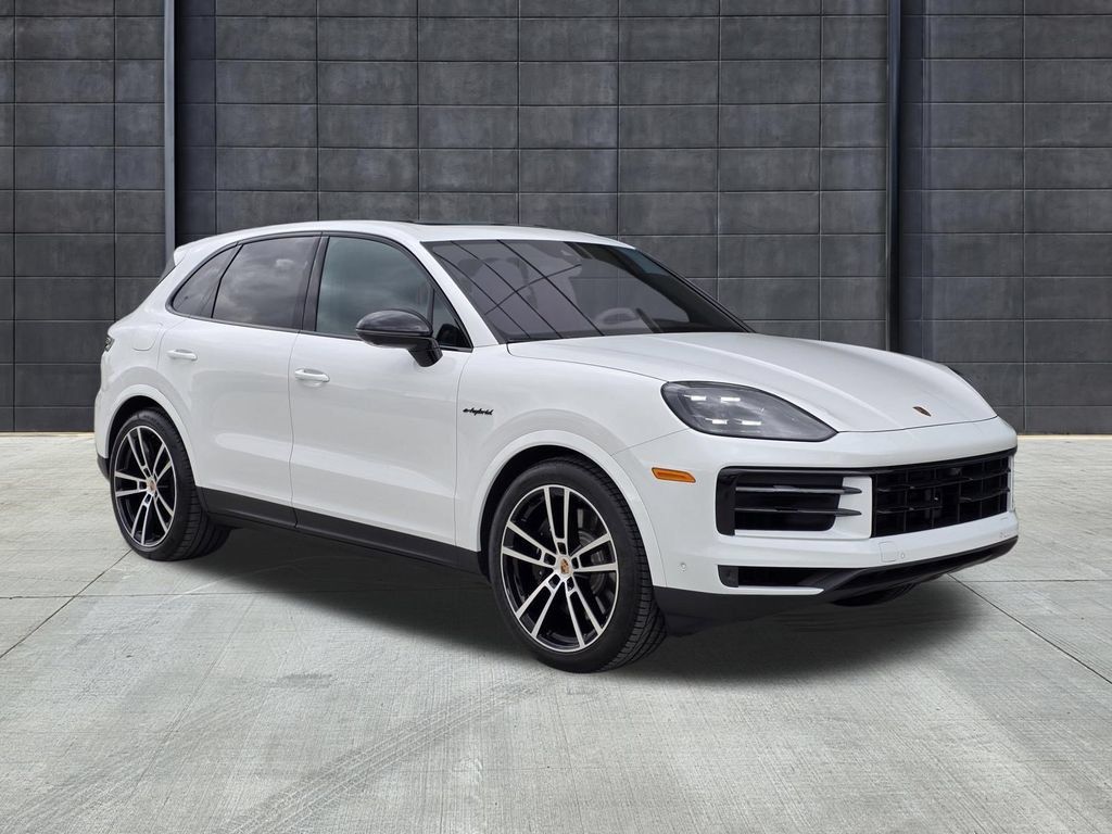 Certified 2025 Porsche Cayenne E-Hybrid AWD/4WD image 6