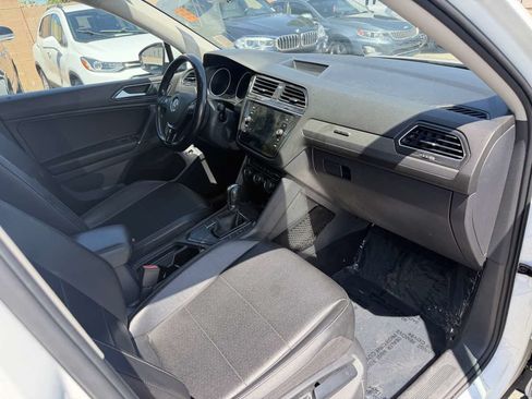 Used 2018 Volkswagen Tiguan SEL FWD image 14