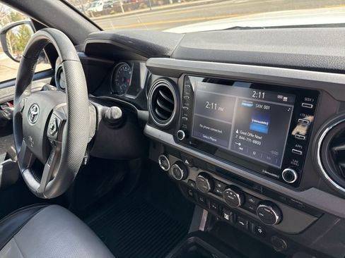 Used 2021 Toyota Tacoma TRD Off-Road w/ Technology Package image 35