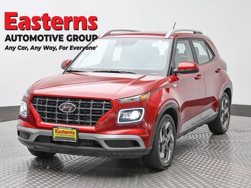 Used 2025 Hyundai Venue Limited image 1