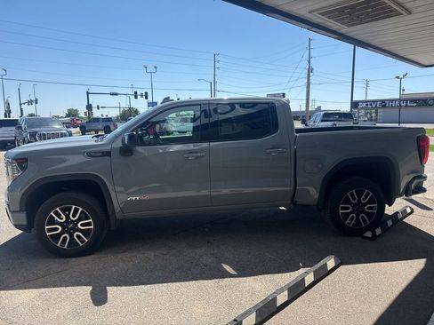 Used 2025 GMC Sierra 1500 AT4 w/ Technology Package AWD/4WD image 3