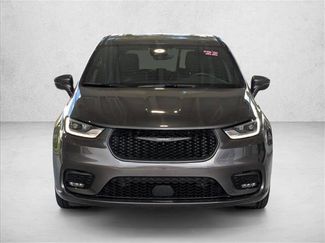 Used 2022 Chrysler Pacifica Limited w/ Uconnect Theater Family Group FWD video 2