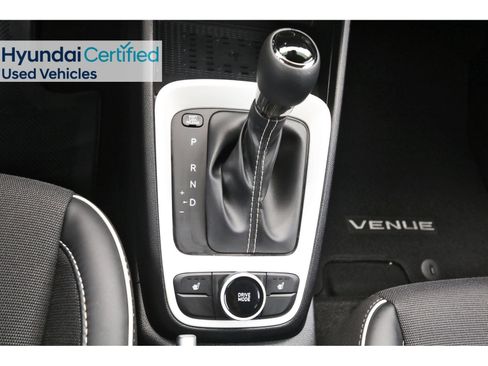 Certified 2024 Hyundai Venue Limited FWD image 29