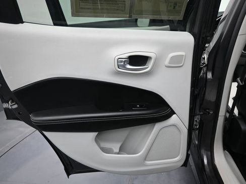 Used 2021 Jeep Compass Latitude w/ Sun and Sound Group AWD/4WD image 26