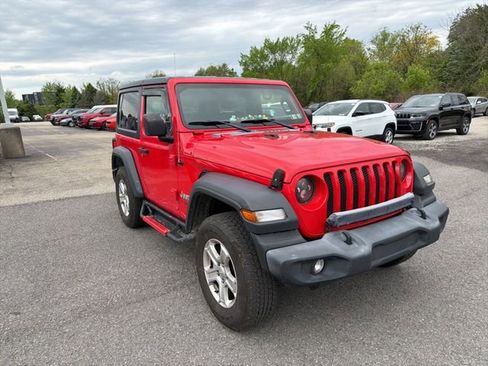 Used 2019 Jeep Wrangler Sport AWD/4WD image 3