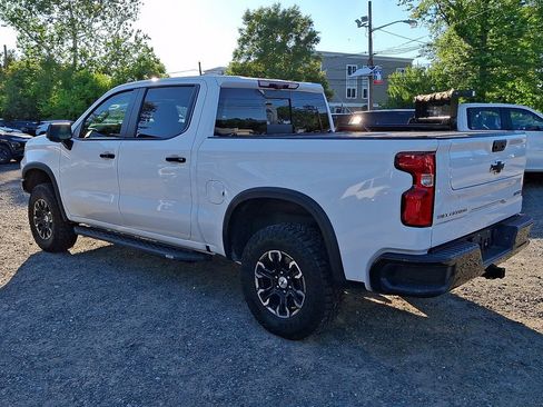 Used 2023 Chevrolet Silverado 1500 ZR2 w/ Technology Package AWD/4WD image 6