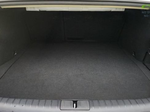 Used 2025 Genesis G70 2.5T image 15