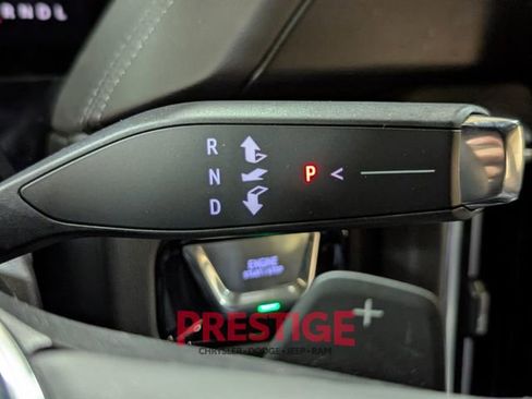 Used 2025 GMC Yukon XL Denali image 25