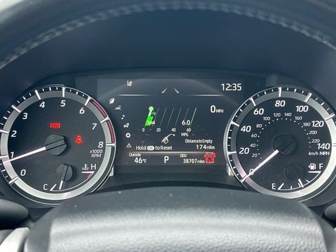 Used 2024 Toyota Highlander XLE image 29