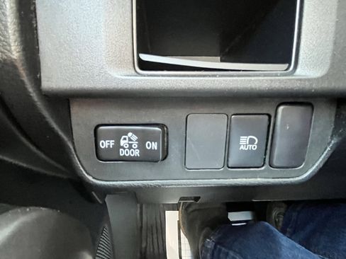 Used 2018 Toyota Tacoma SR5 image 24