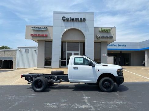 New 2025 RAM 3500 Tradesman image 21