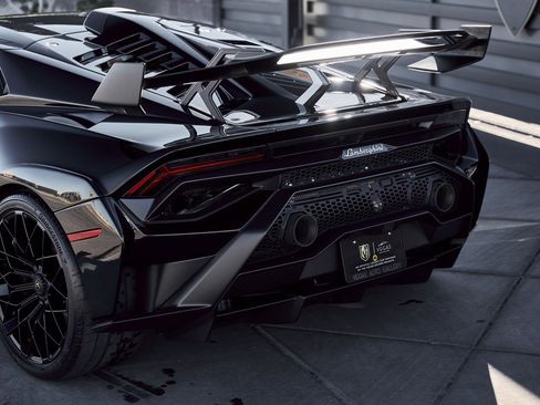 Used 2024 Lamborghini Huracan STO image 15