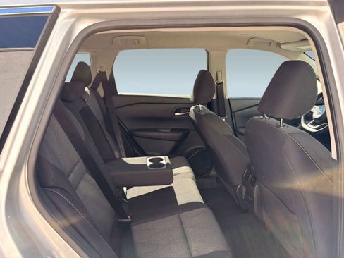 Certified 2023 Volvo XC40 B5 Plus w/ Protection Package Premier image 25