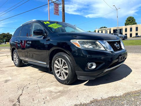 Used 2014 Nissan Pathfinder SL w/ SL Tech Package image 3