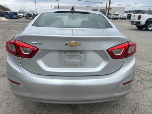 Used 2018 Chevrolet Cruze LS image 6