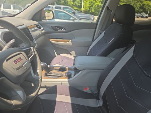 Used 2017 GMC Acadia SLE FWD image 9