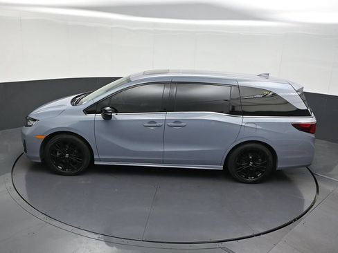 Used 2025 Honda Odyssey Sport-L image 16