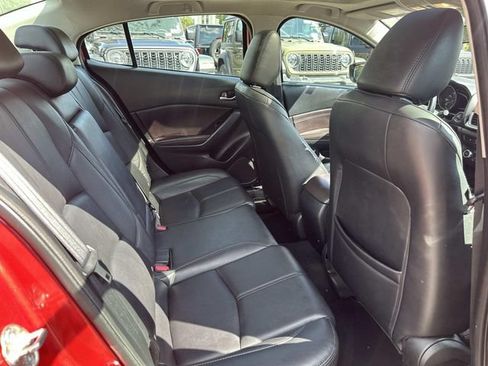 Used 2018 MAZDA MAZDA3 Touring FWD image 13