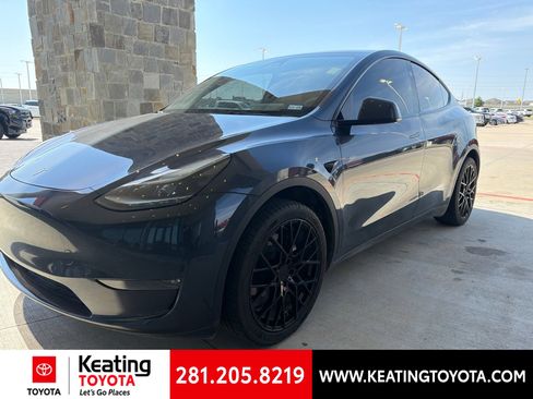 Used 2024 Tesla Model Y Long Range AWD/4WD image 7